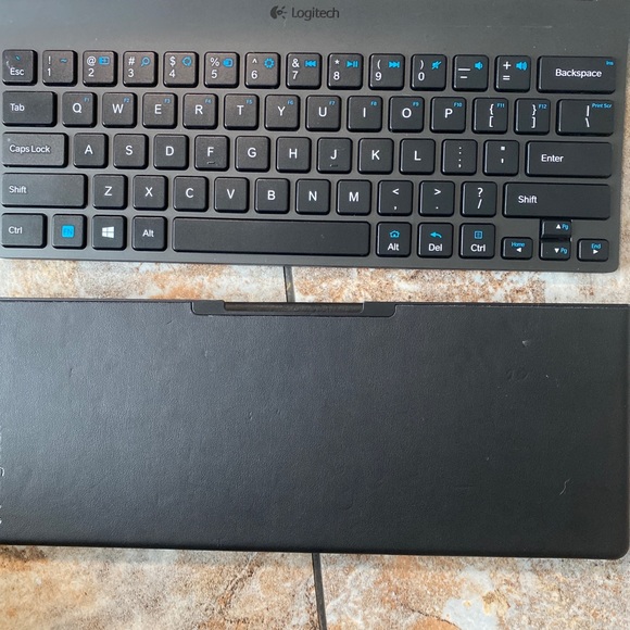 Portable Keyboard - Picture 3 of 4